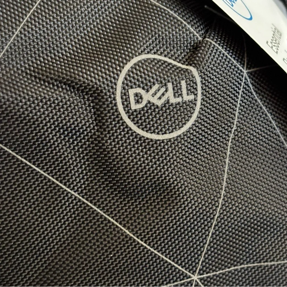 NWT Dell Essential Backpack 15 Laptop Bag Black